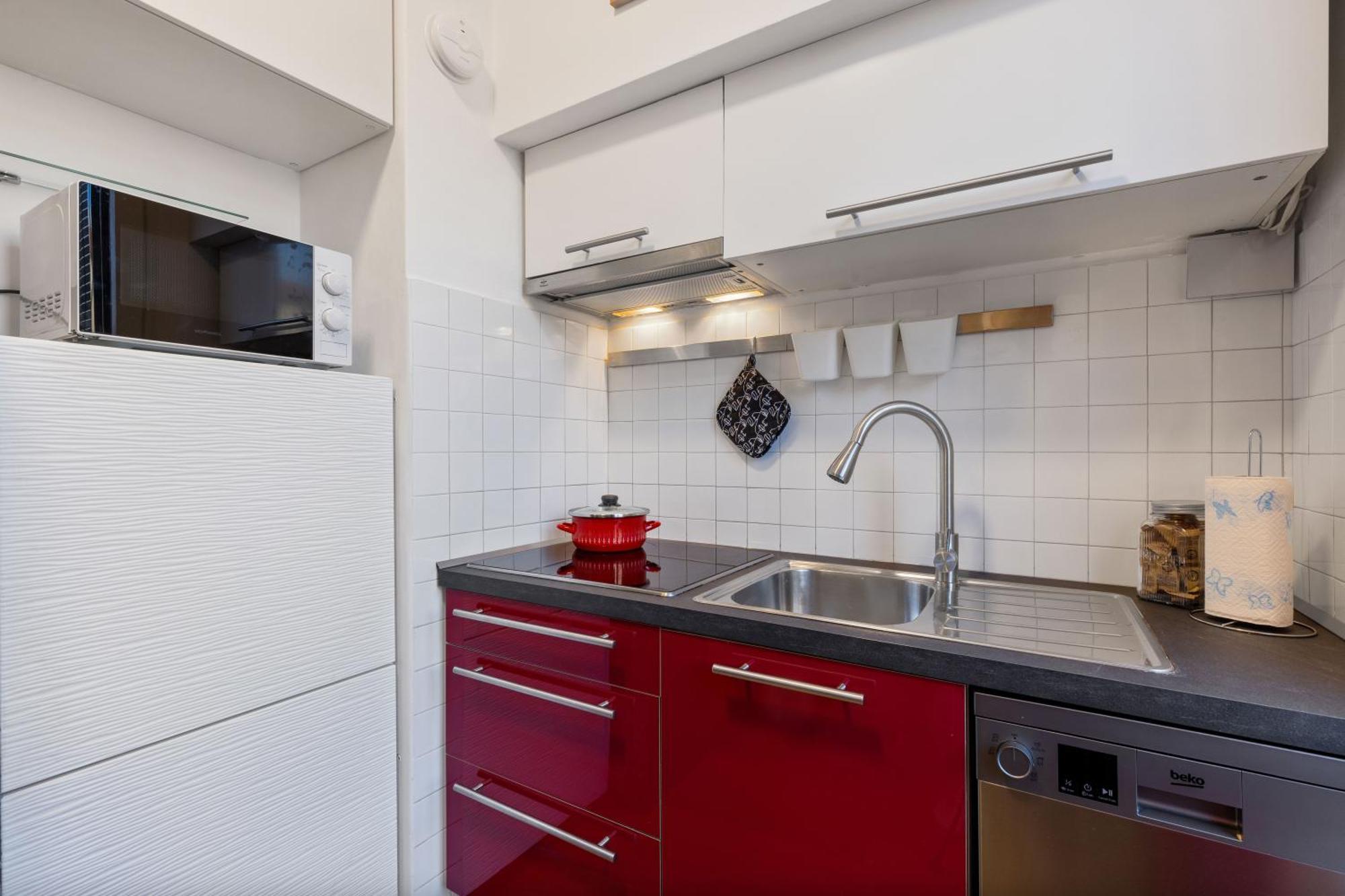 Life Elegant Penthouse With Terrace, Wi-fi Netflix, Subway 5 Min - Very Convenient Location Appartamento Milano
