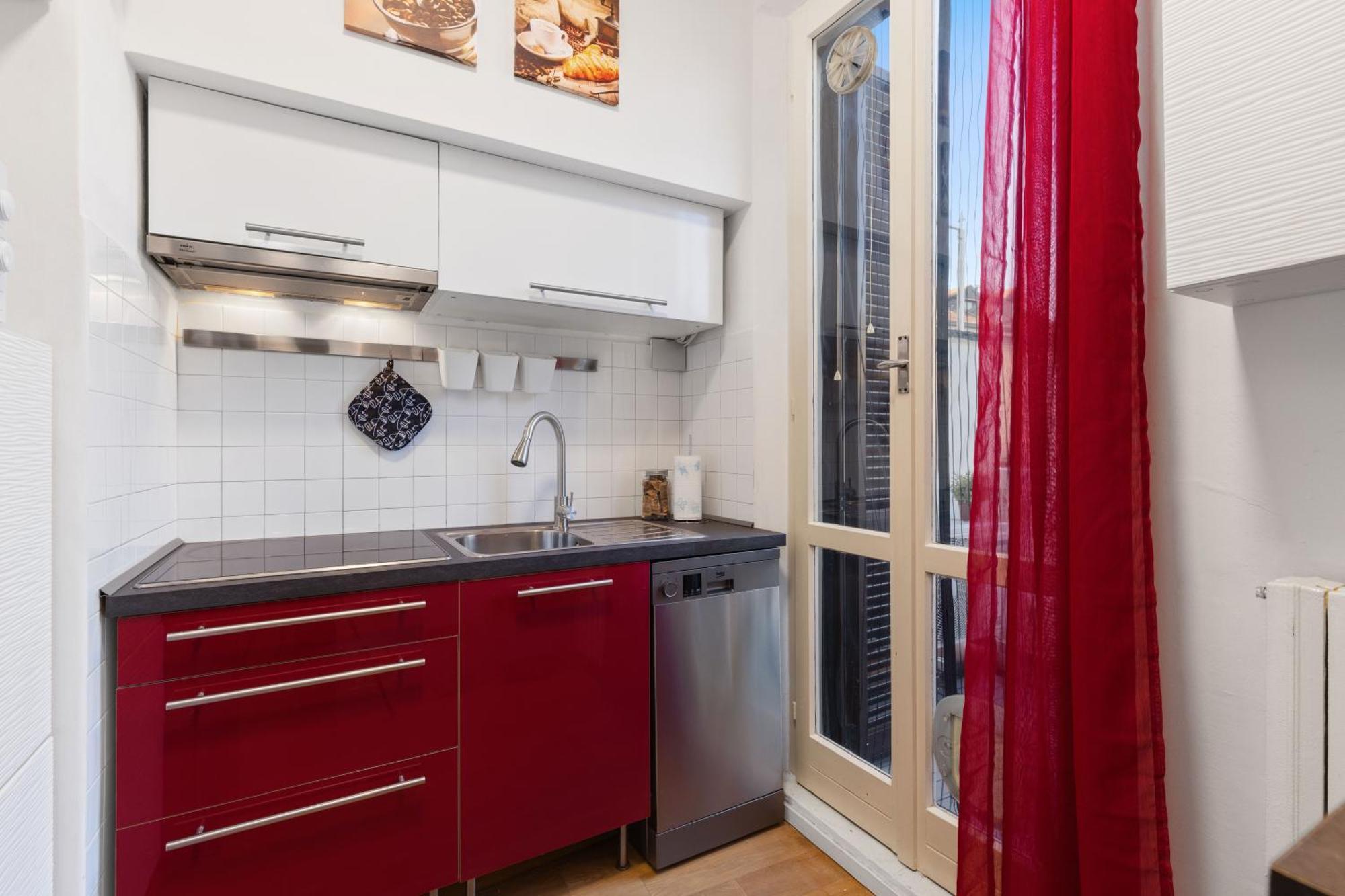 Life Elegant Penthouse With Terrace, Wi-fi Netflix, Subway 5 Min - Very Convenient Location Appartamento *