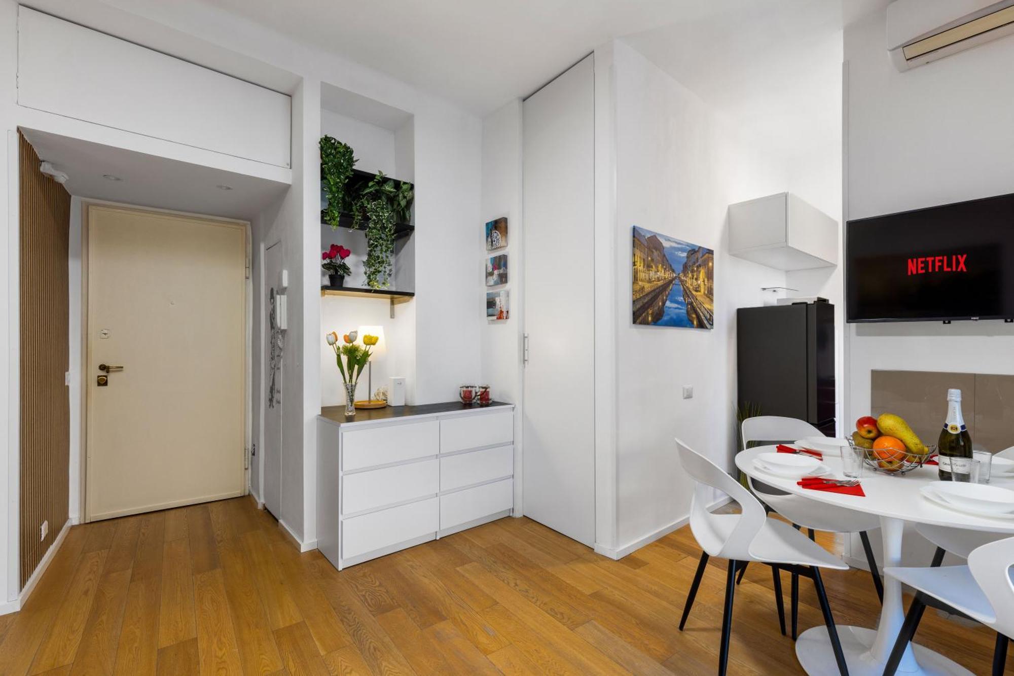 Life Elegant Penthouse With Terrace, Wi-fi Netflix, Subway 5 Min - Very Convenient Location * Milano
