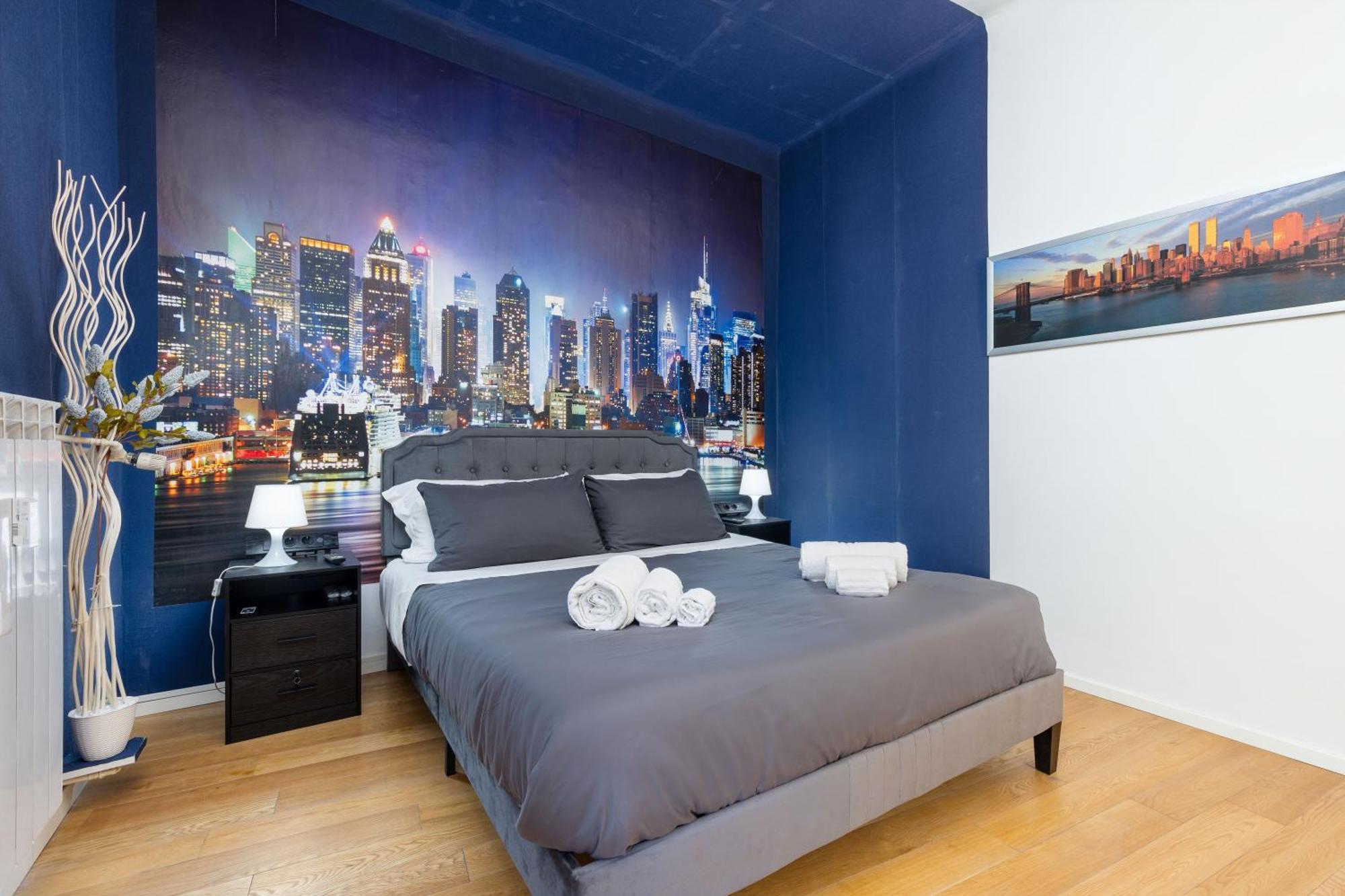 Life Elegant Penthouse With Terrace, Wi-fi Netflix, Subway 5 Min - Very Convenient Location Appartamento Milano
